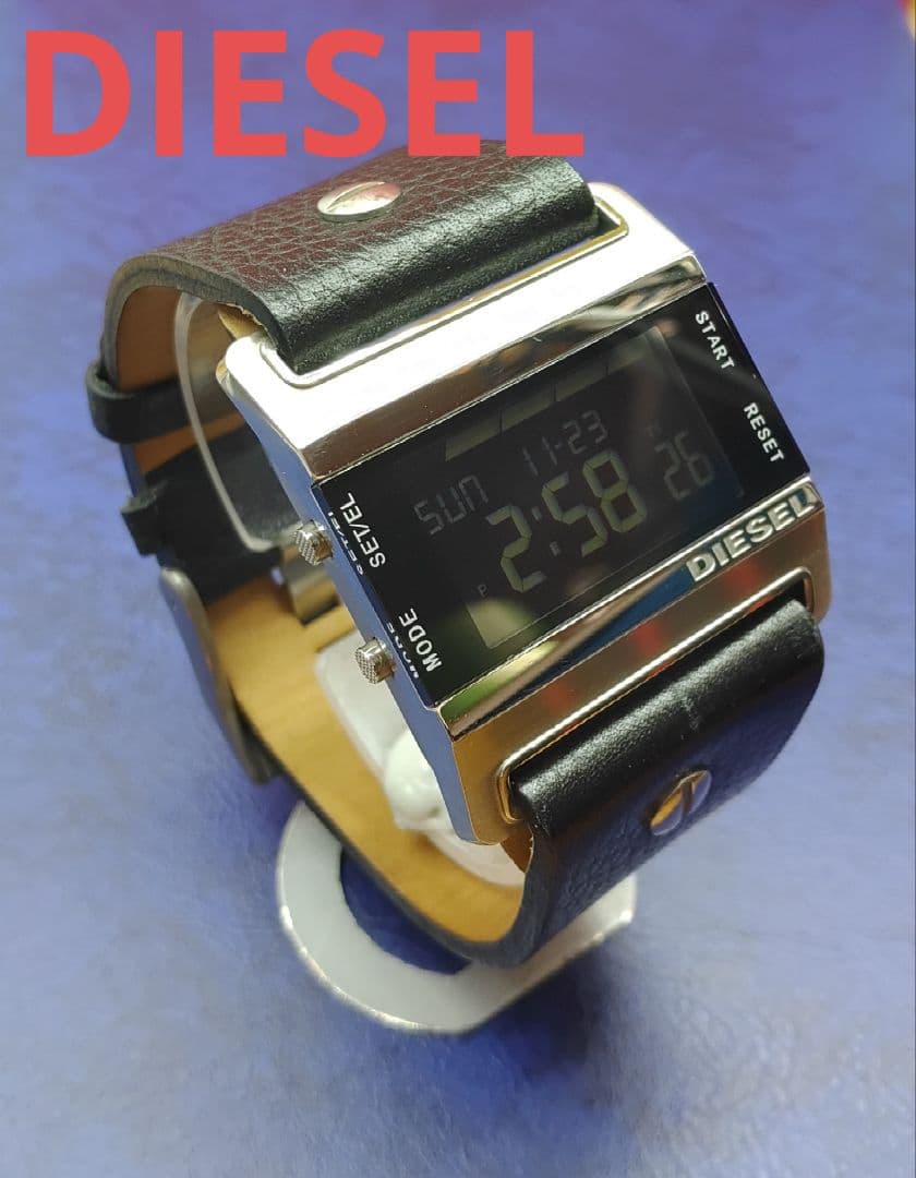 ■DIESEL　時計　稼働品　美品DZ−7081　デジタル　新品電池★