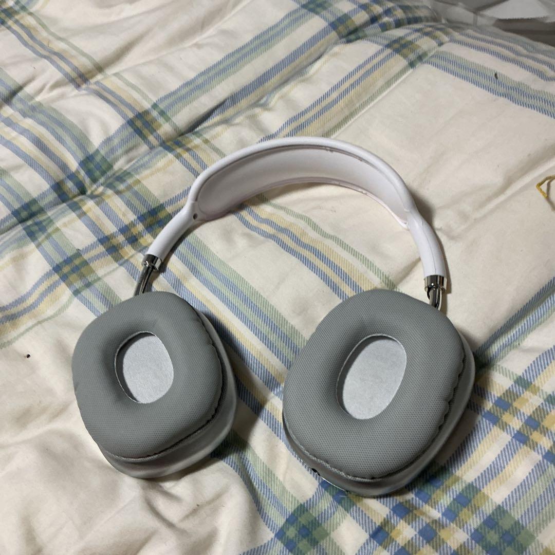 ワイヤレスヘッドホン グレー オーバーイヤー