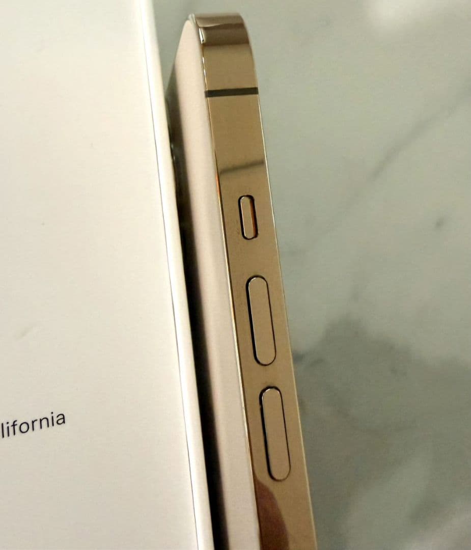 美品　Apple iPhone13pro 256G ゴールド　本体