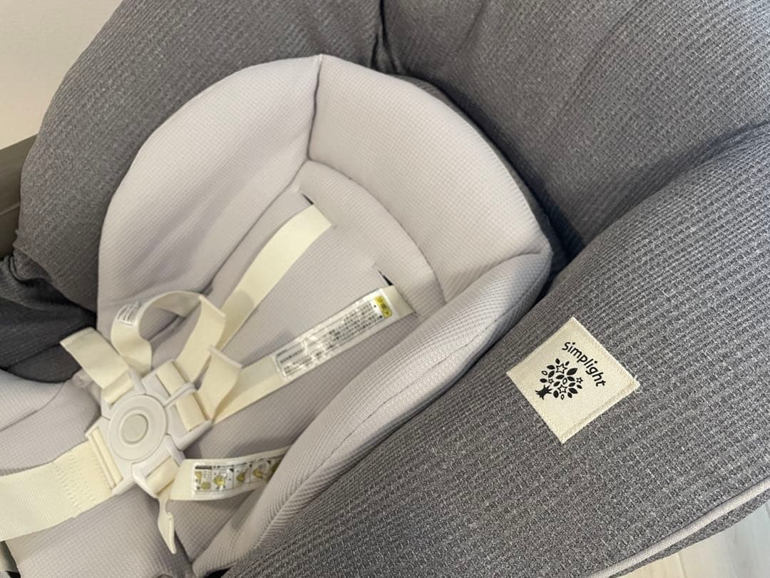 【美品】コンビ　ネムリラ　オートスイング　シンプライト（トイザらス限定モデル）