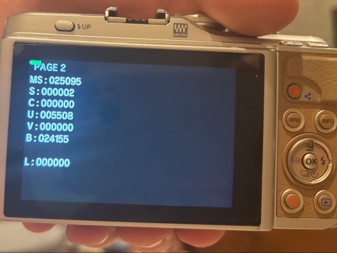 OLYMPUS PEN ミラーレスカメラ 本体と望遠レンズ他付属品