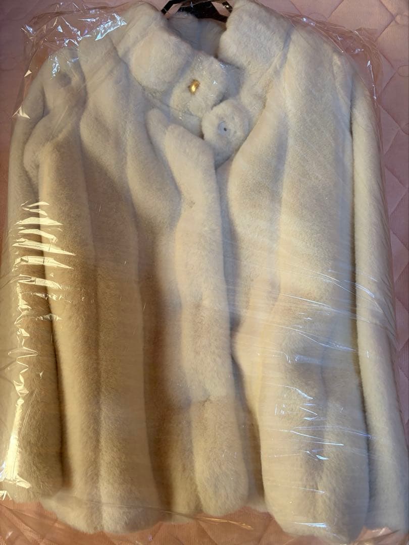 ジャケット・アウター herlipto Winter Love Faux Fur Long Coat