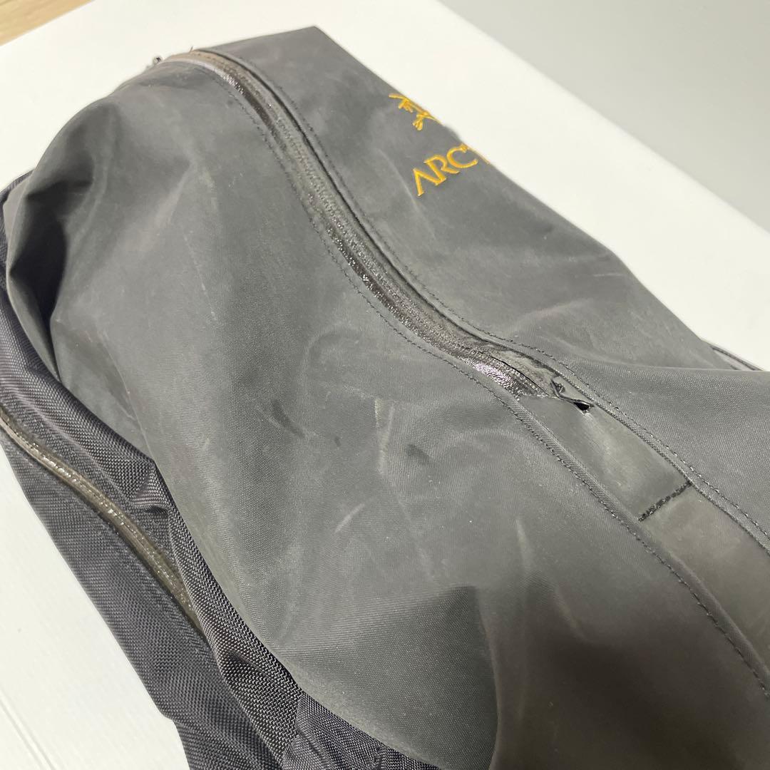 たた様:77ARC’TERYX アークテリクス 廃盤モデル デイパック 黒 背面