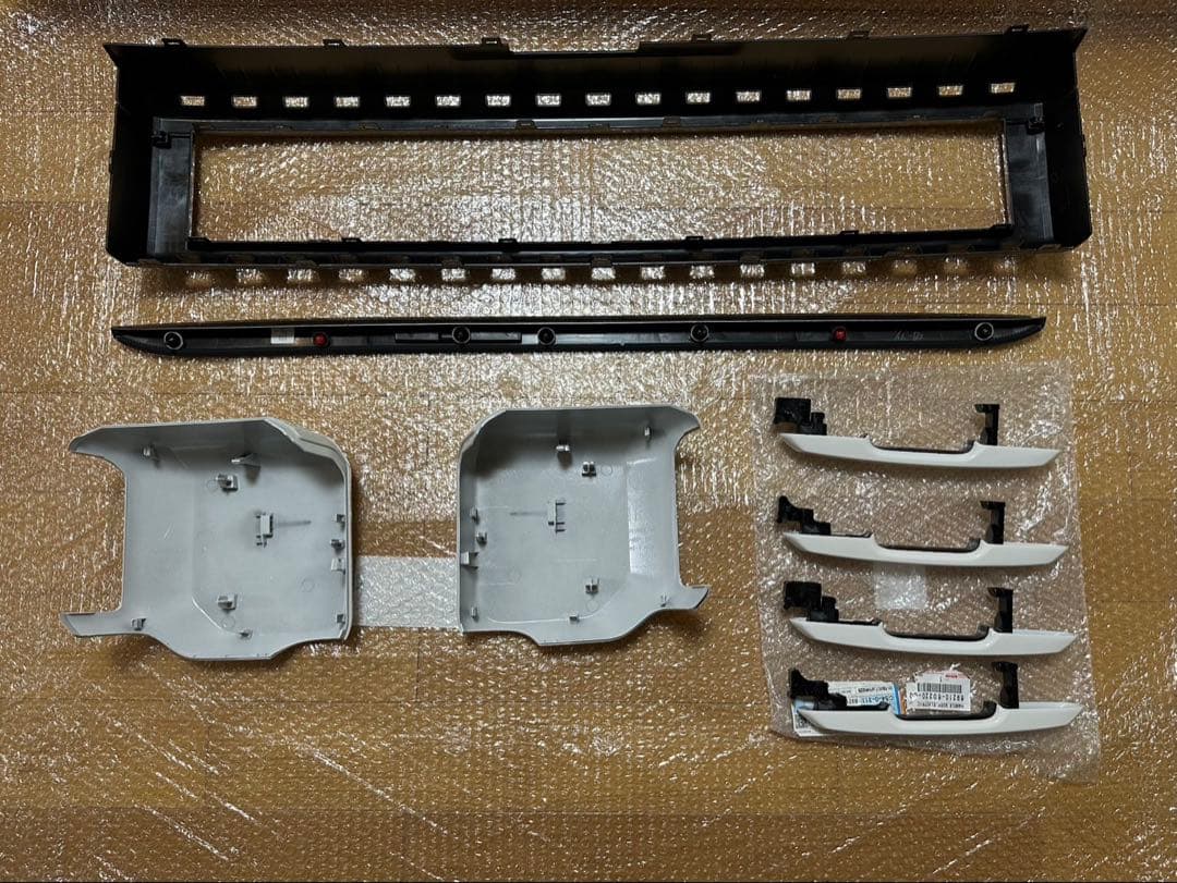 新車外し　ランクル250 純正部品セット