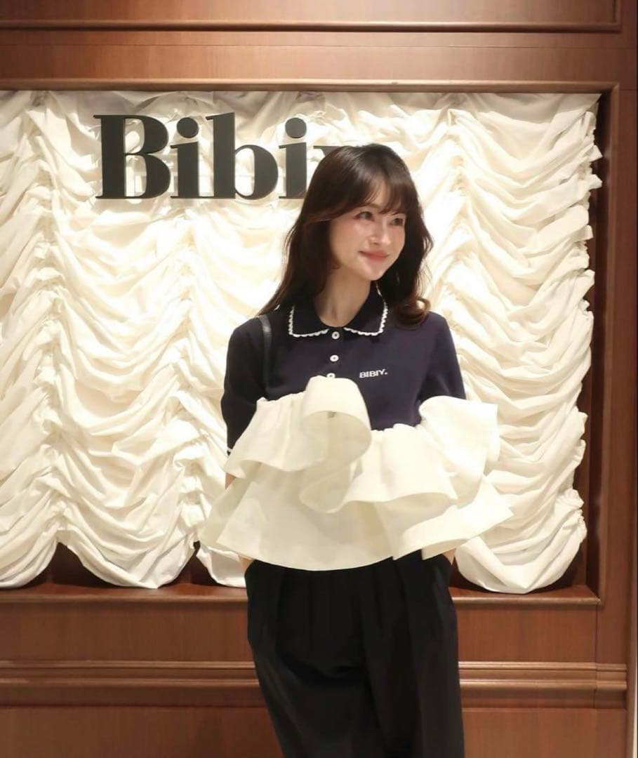 Bibiy. ROSIEPEPURAMUTOP bibiy トップス