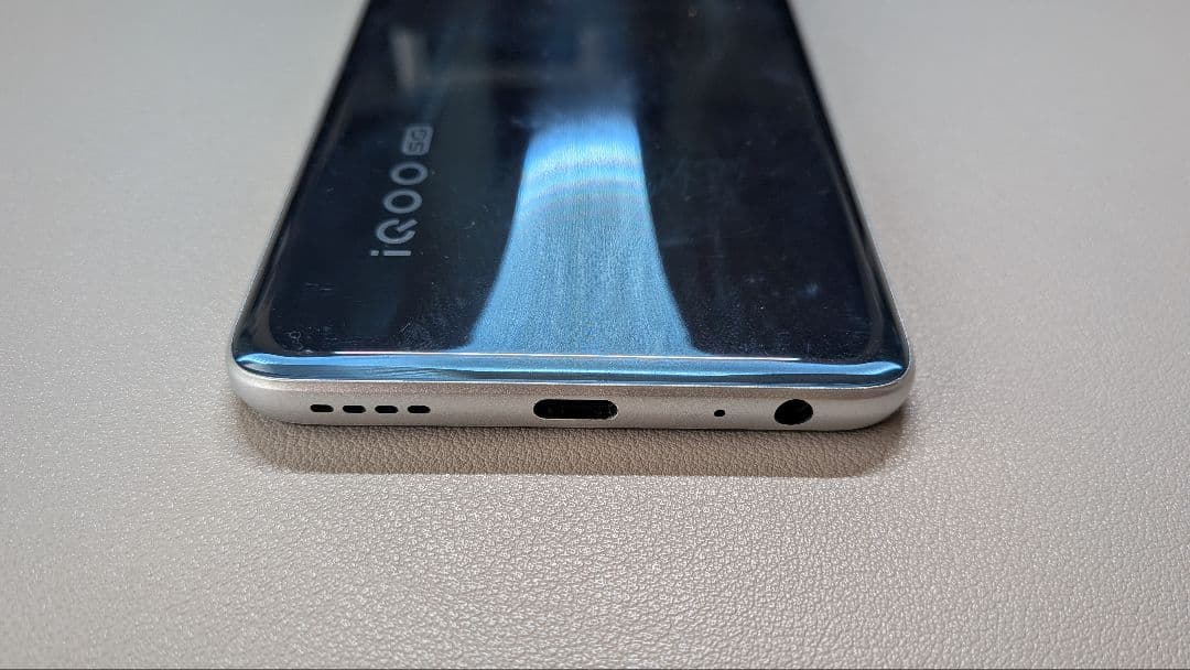 iqoo Z1 スマートフォン本体