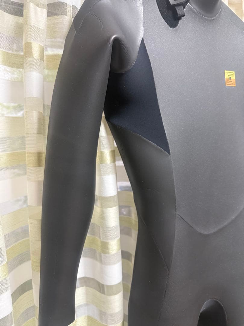 2025 最新　極美品　JULY WETSUITS フルスーツ ジャーフル