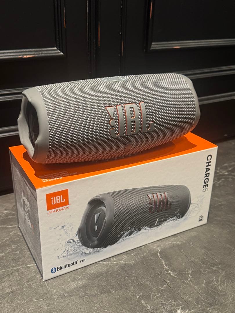 JBL Charge5 シルバー　新品購入後1度のみ美品　チャージ5 スピーカー
