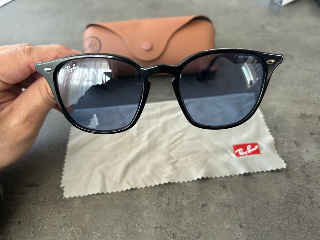 レイバンRayBan サングラスRB4258-F 52□20 150ブルーレンズ