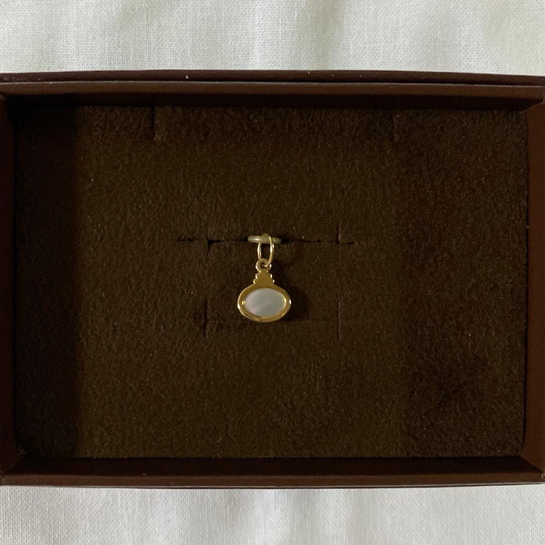 美品 agete シェル／クォーツチャーム