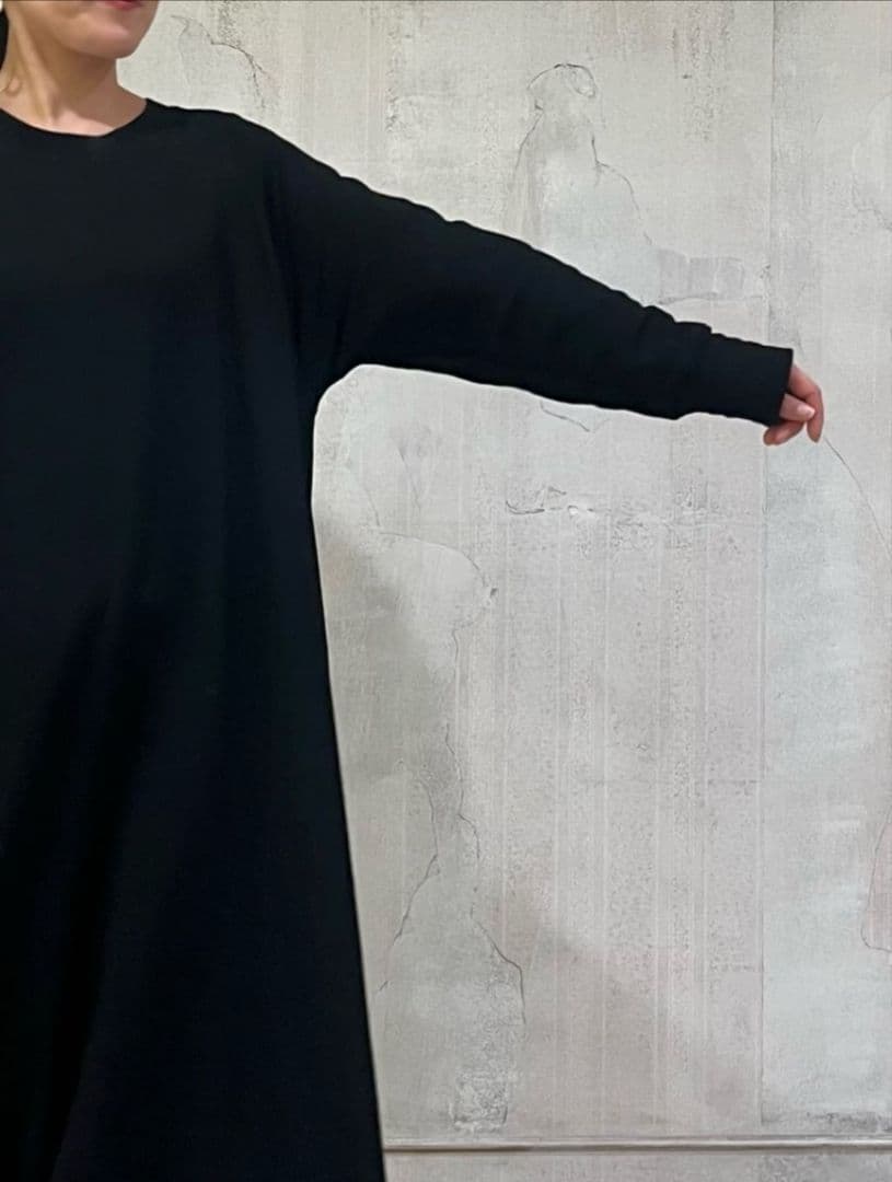 31900円　今季新品タグ付　ビアズリー　裏毛　フレア　ロング ワンピース　黒１