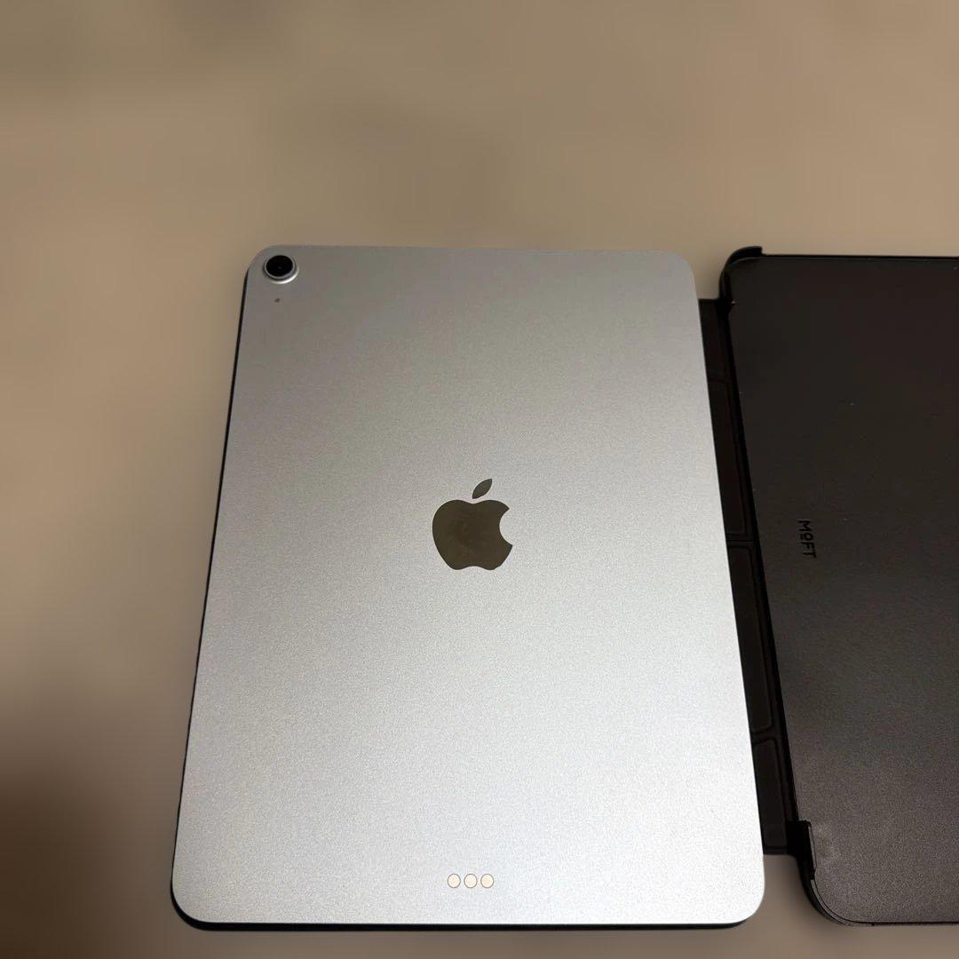 美品Apple iPad Air11インチ　（M3）　タブレットケース付き