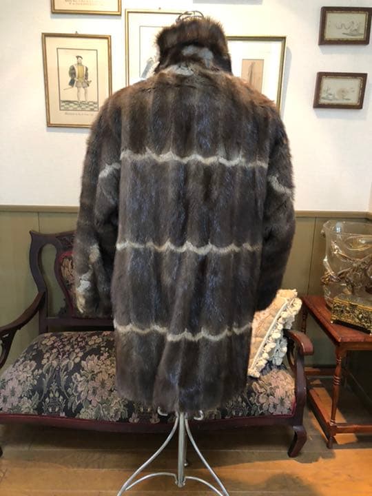 ミンク　白いライン入りコート　毛皮