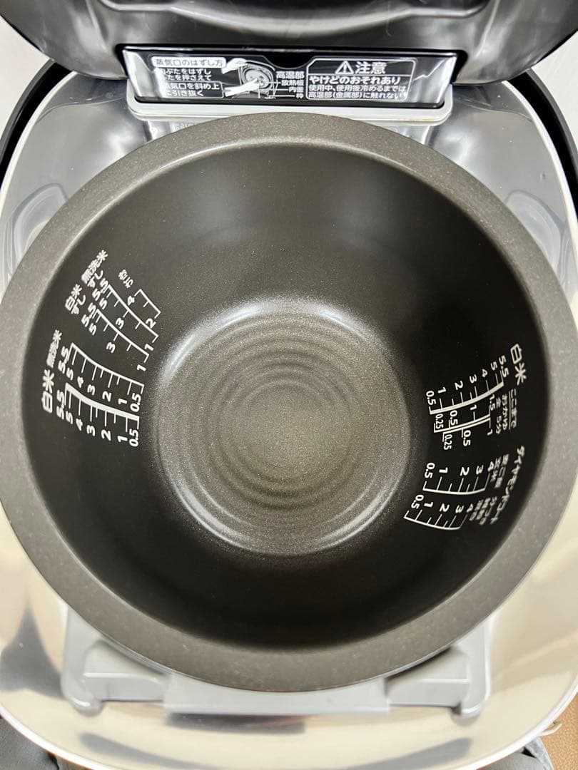 TOSHIBA 東芝 圧力IHジャー炊飯器 RC-10VST5.5合2023年製