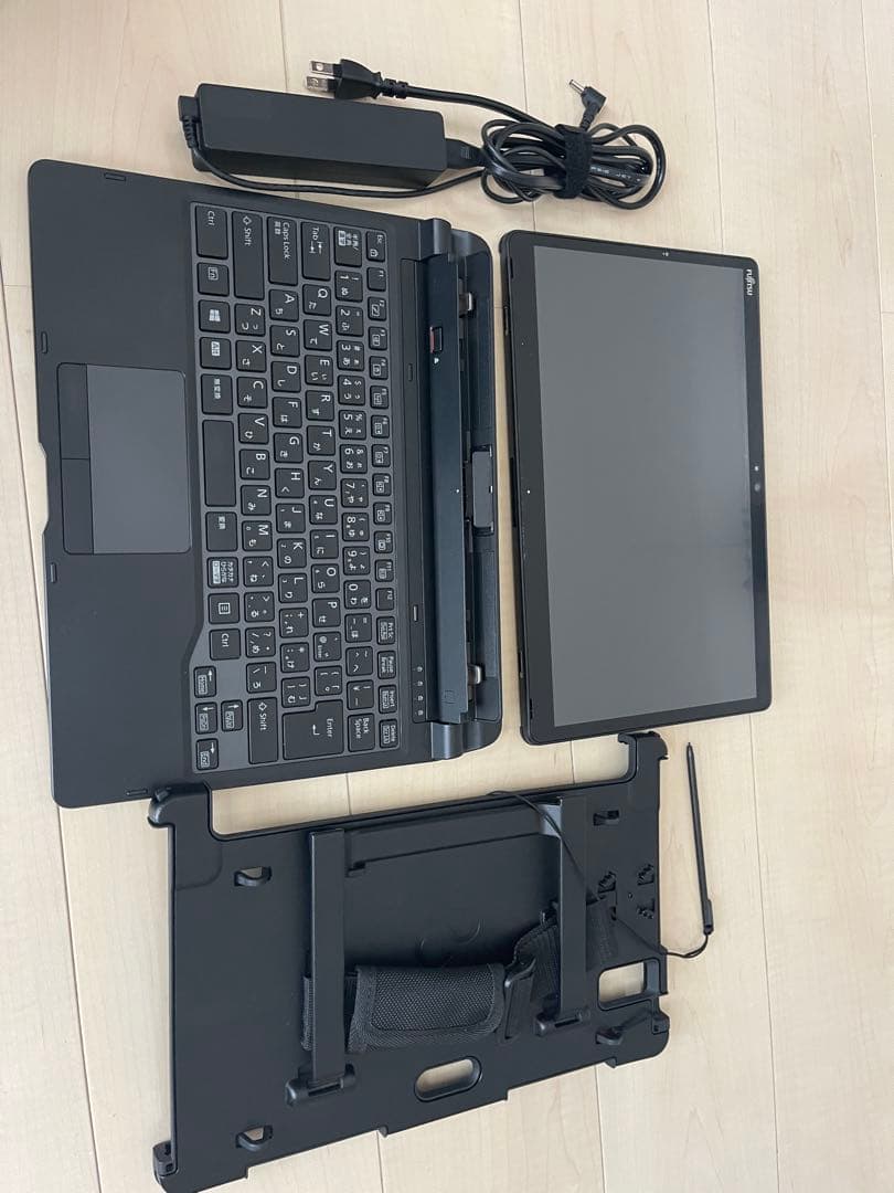 Q738/SB 本体 充電器付き Win11