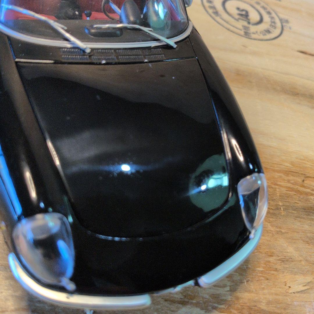 ミニカー ALFAROMEO 2000SPIDER 1970 1/18