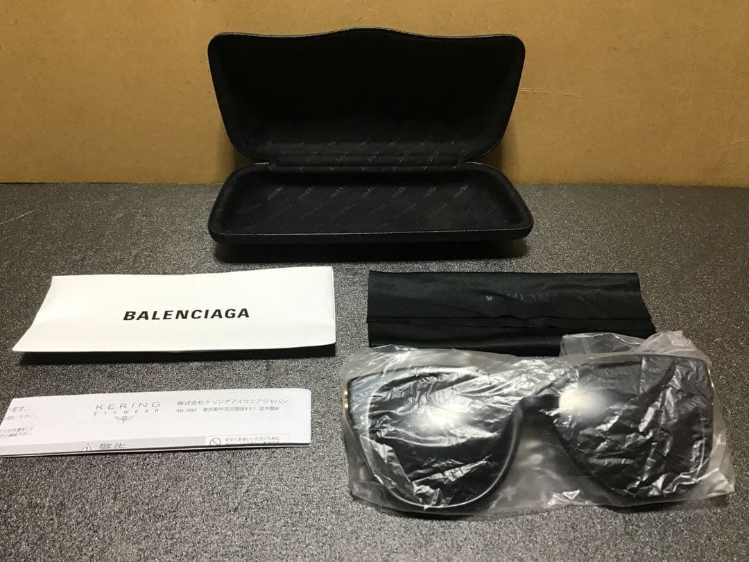 BALENCIAGA ブラック サングラス