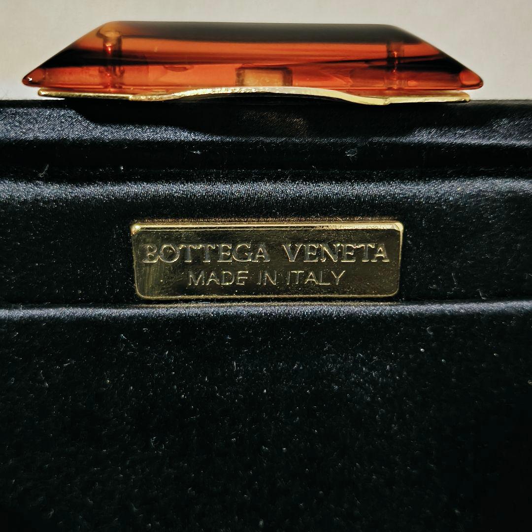ボッテガヴェネタ イントレチャート クラッチバッグ ブラック サテン
