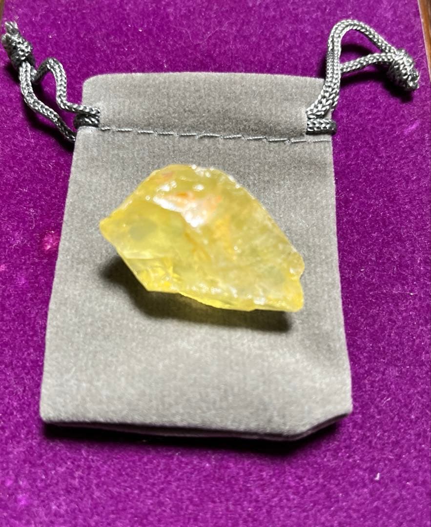 【ご依頼品】波動水、お守り、水晶、金運鈴、開運石