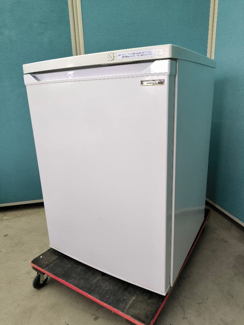 2021年製　サンデン ヨコ型冷凍庫　 冷凍ストッカー 98L　 SVF-98W