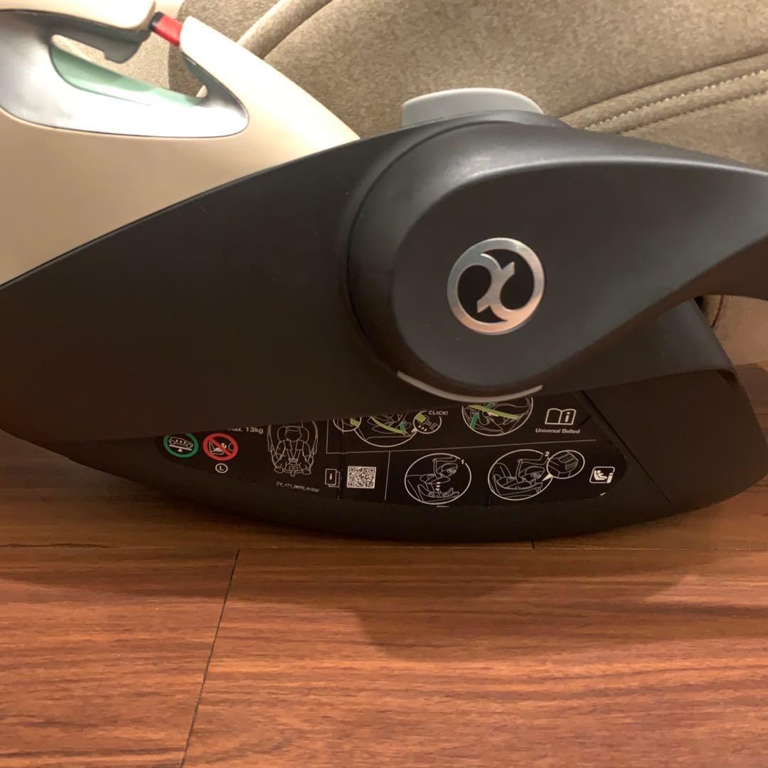 美品 Cybex Cloud T i-Size plus ベージュ アダプター付
