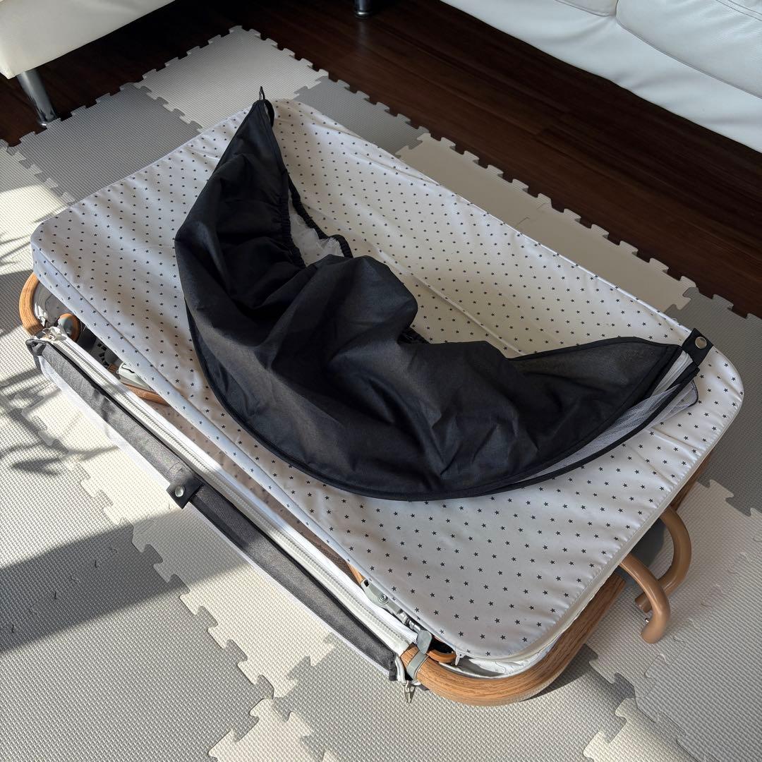 Mozalida折りたたみベビーベッド グレー　メッシュカバー付き