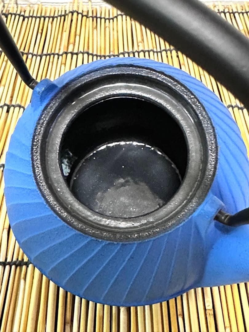 壱鋳堂造　中村義隆デザイン　ティーポット 蕾　０.４リットル　トリベット 雫