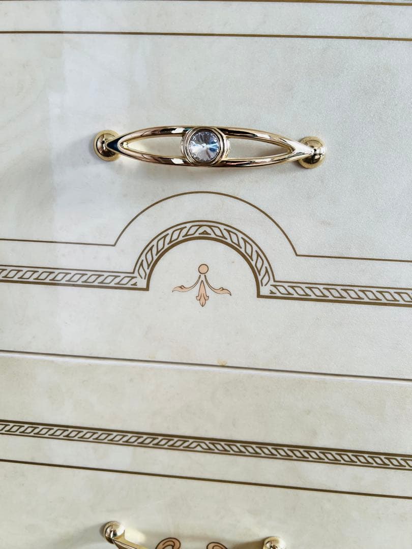 イタリア製　サルタレッリ　 フローレンス　アイボリーの装飾的　３段チェスト