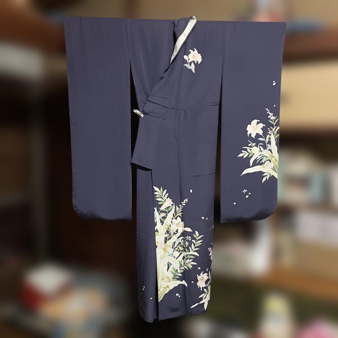 藤色　ユリ花柄 振袖 正絹着物