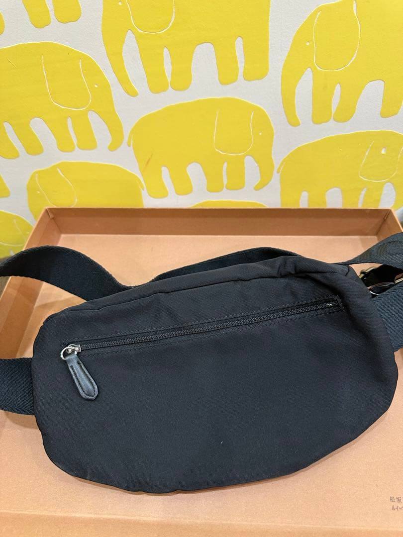 【美品】ステラマッカートニー　ボディバッグ　ロゴベルト