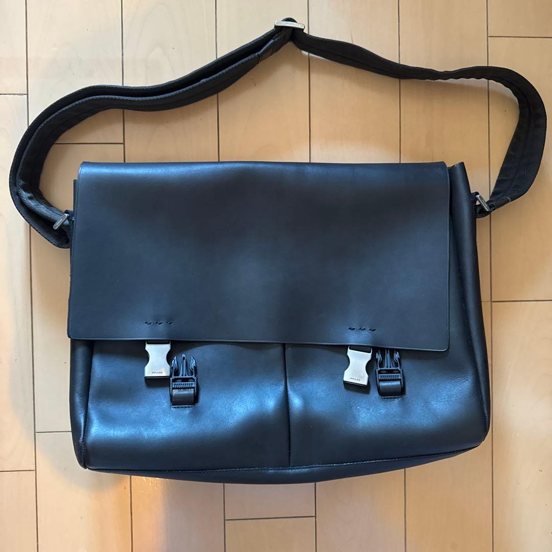PRADA レザー　メッセンジャーバッグ　アーカイブ
