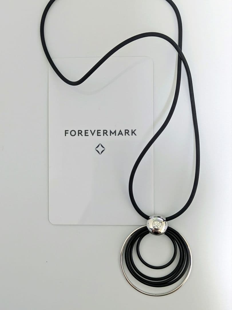 フォーエバーマークダイヤモンドプチネックレス