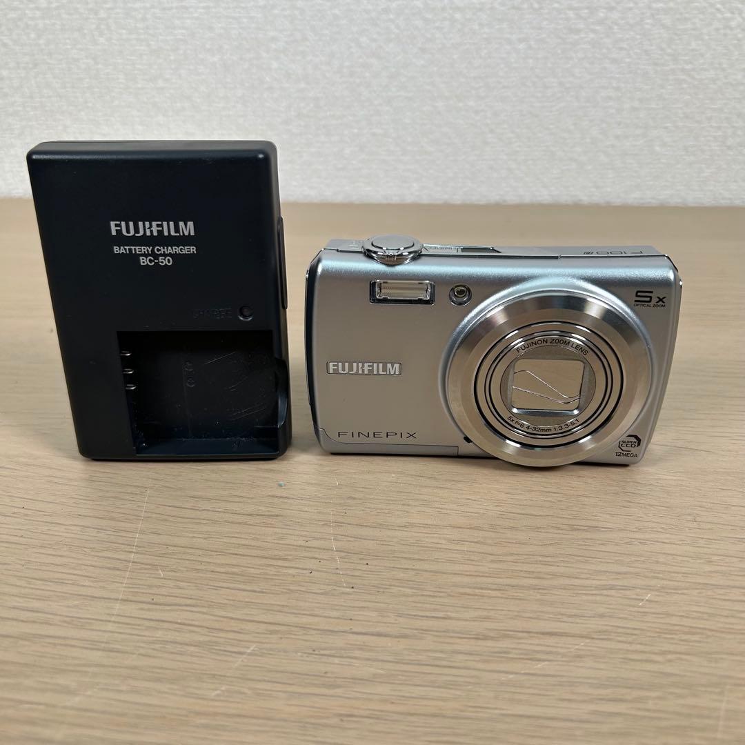 【美品】FUJIFILM FINEPIX F100fd デジカメ B225