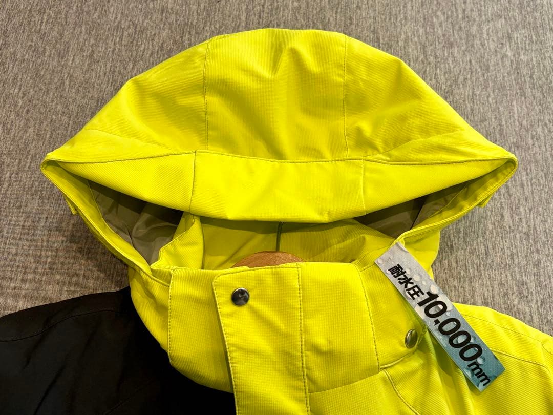 タグ付き未使用品⭐︎DESCENT⭐︎150 スキーウェア　ジャケットのみ　黄色　黒