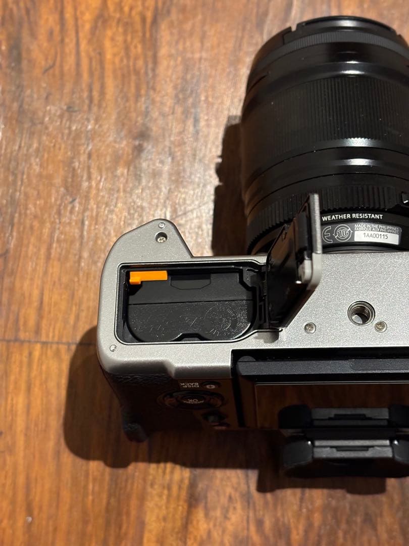 FUJIFILM X-T5 シルバー　ボディ　シャッター回数880回