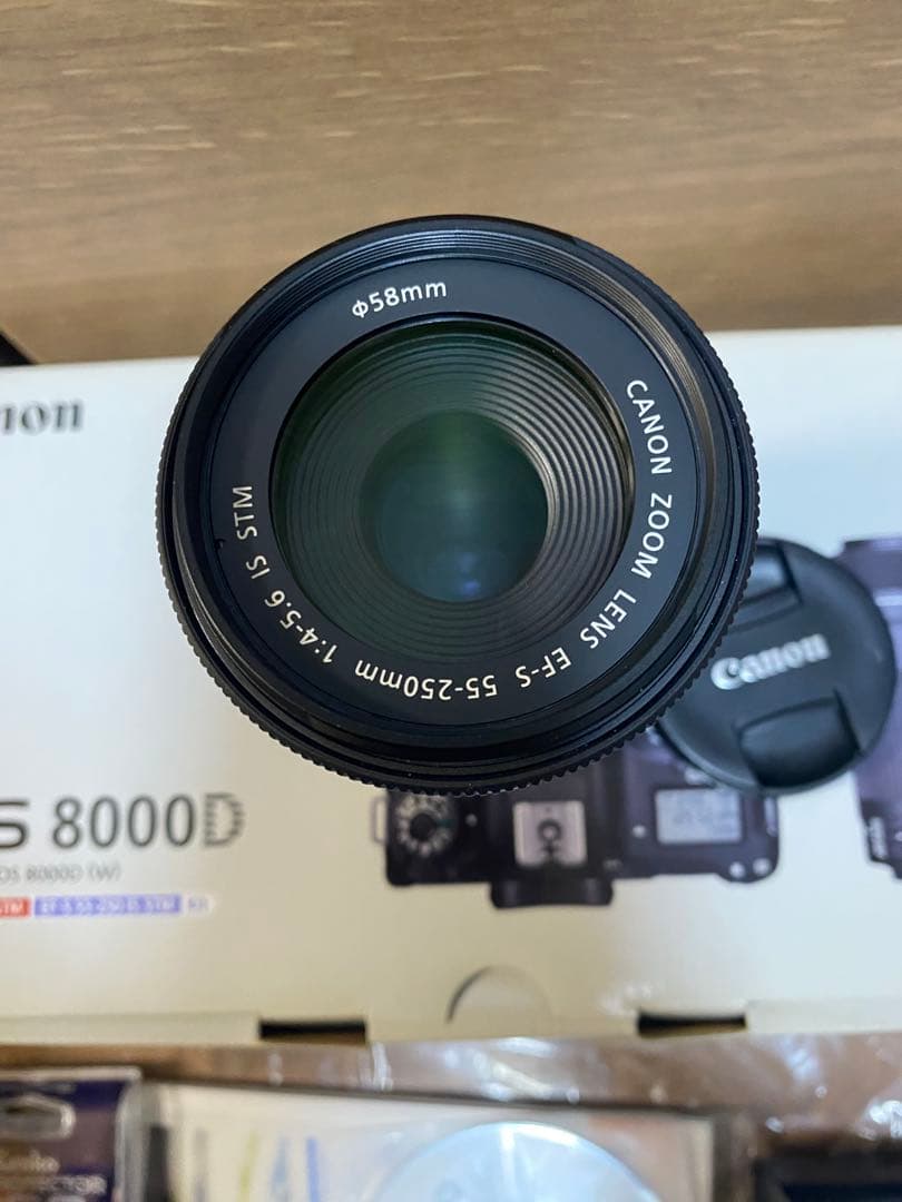 Canonデジタル一眼レフカメラ EOS 8000D ダブルズームキットおまけ付