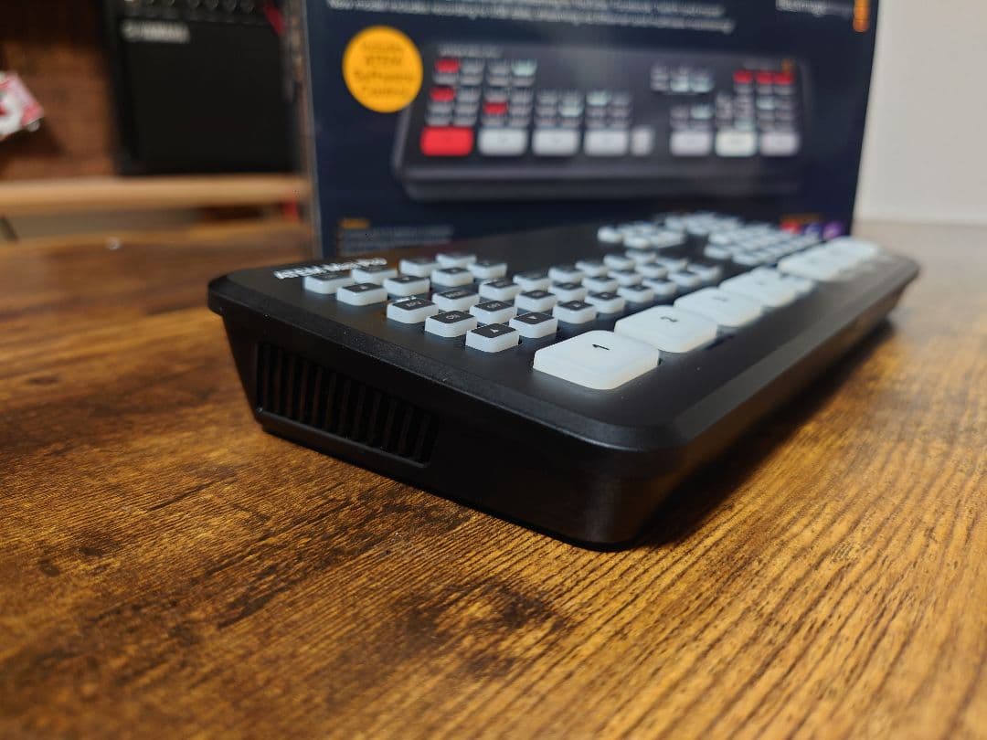 ATEM Mini Pro (ライブストリーミングスイッチャー)