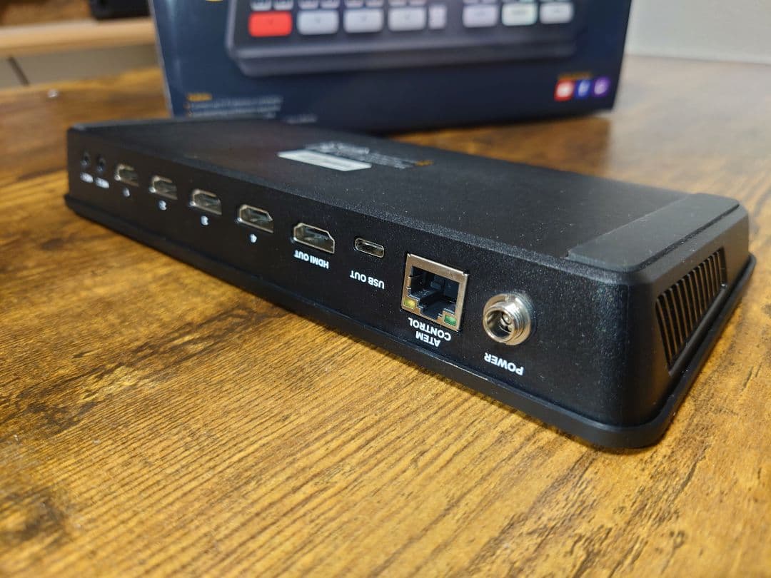 ATEM Mini Pro (ライブストリーミングスイッチャー)