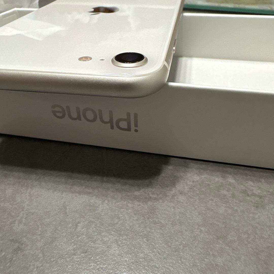 iPhone SE3 128GB SIMフリー スターライト　白　付属品付