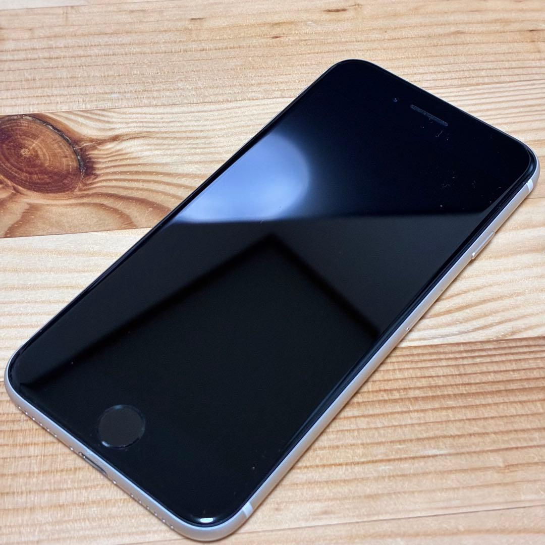 バッテリー新品　iPhoneSE第3世代64GB SIMフリyy17700f
