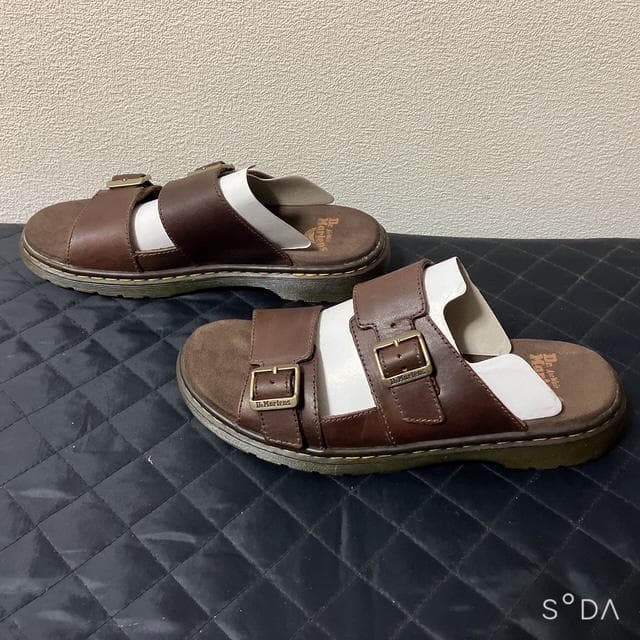 【未使用】ドクターマーチン サンダル NIKOLAI 茶（プー102）