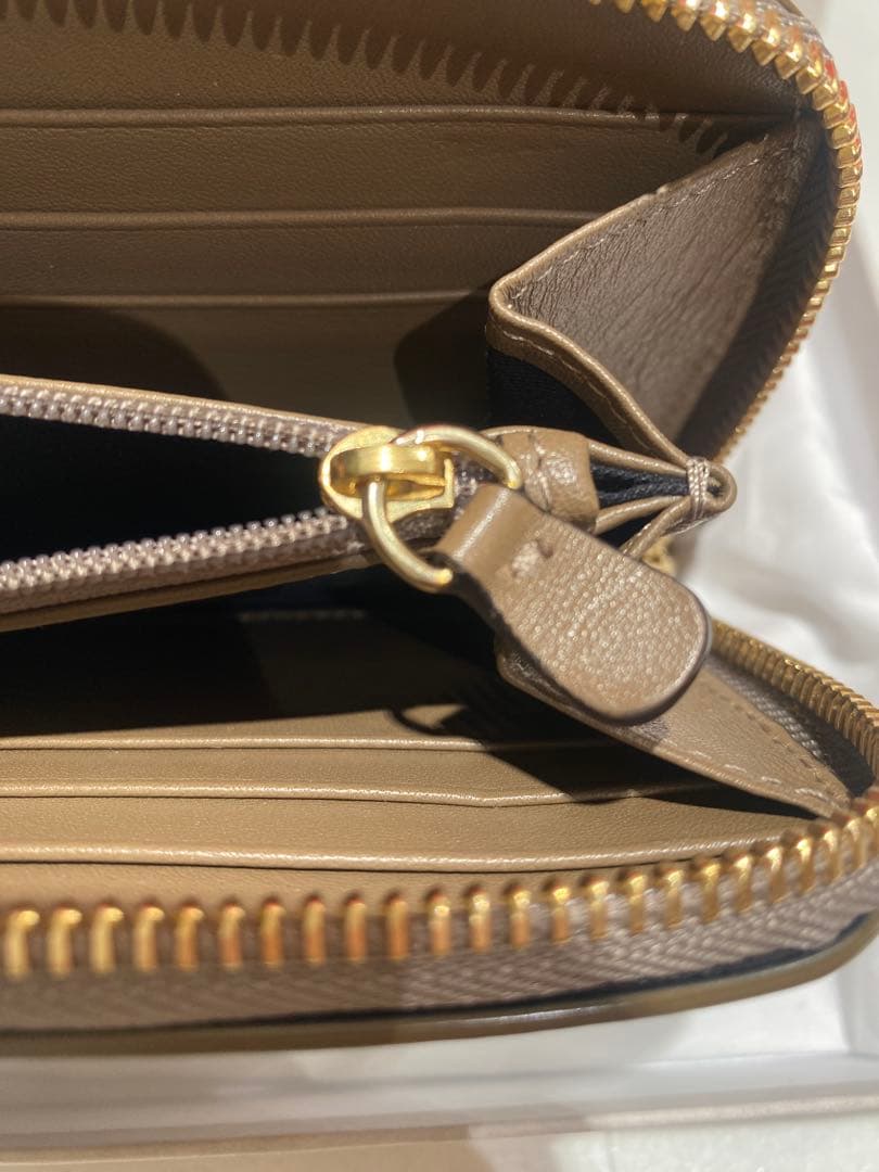 【極美品】ジミーチュウ スター スタッズ ラウンドファスナー 長財布 レザー