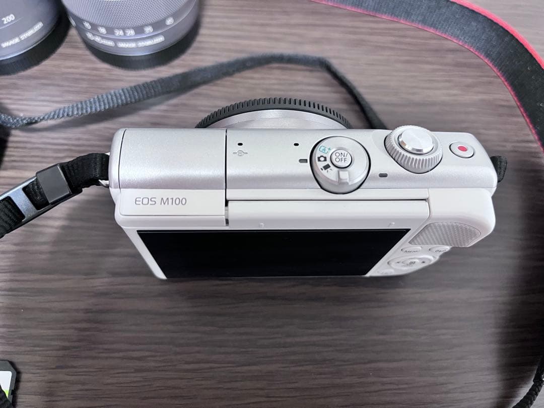 Canon EOS M100 ミラーレス一眼 2本レンズ付き