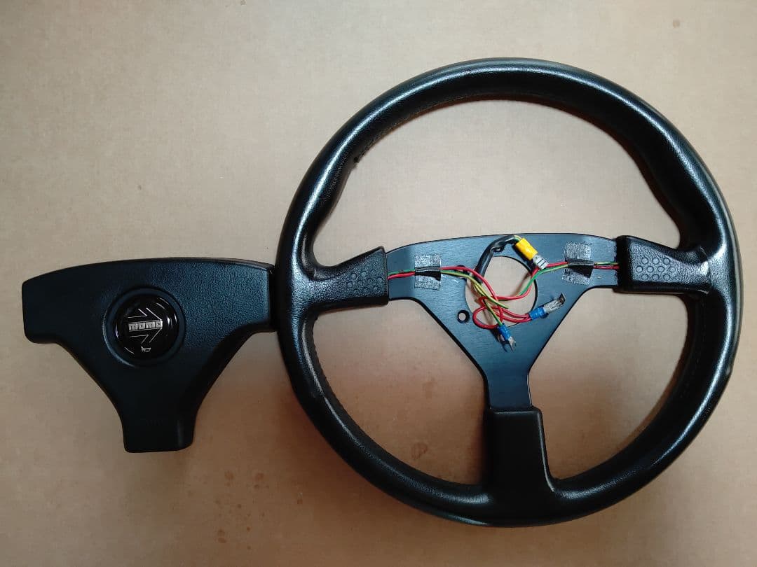 希少　モモ ギブリ3 ステアリング 35cm