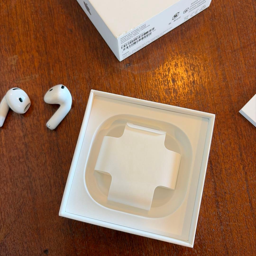 【美品】AirPods4 ANC 本体 正規品 ノイズキャンセル対応モデル