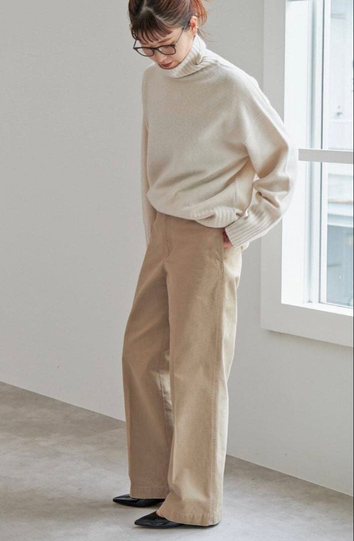ベージュ ルーズフィットチノストレート　36