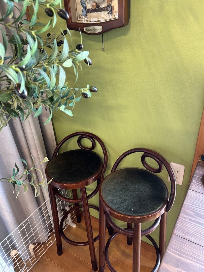 秋田木工 木製カウンターチェアモスグリーン２個セット。アンティーク