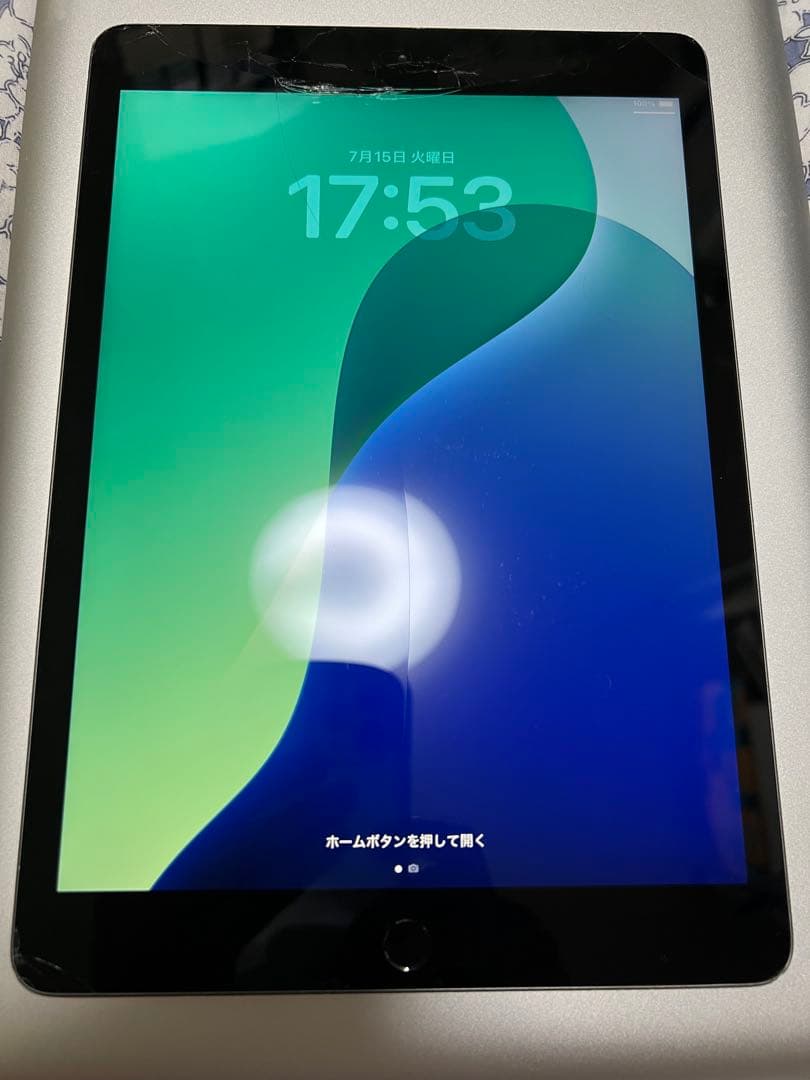 iPad 第8世代 128GB Wi-Fi+Cellularモデル ガラス割れ