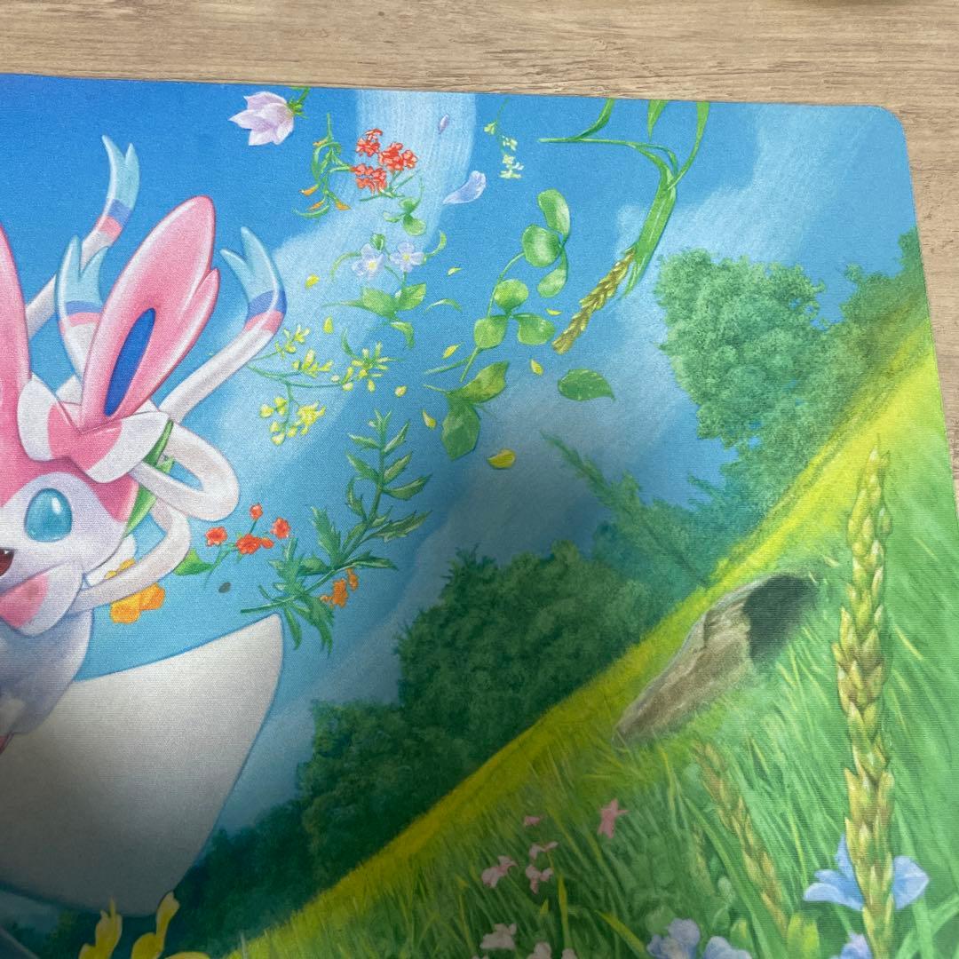 ポケモンカード　プレイマット　サーナイト&ニンフィア　海外正規品