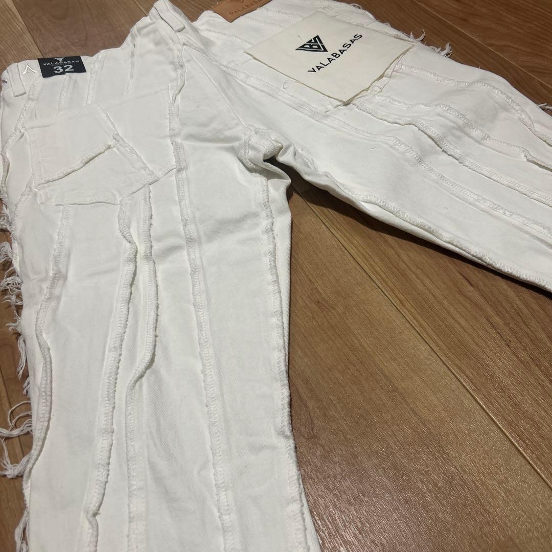 valabasas【新品未使用】ホワイトクラッシュフレアデニム 32